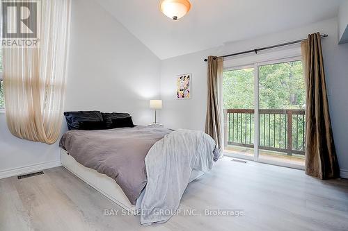 8 Waterbend Drive, Georgina, ON - Indoor Photo Showing Bedroom