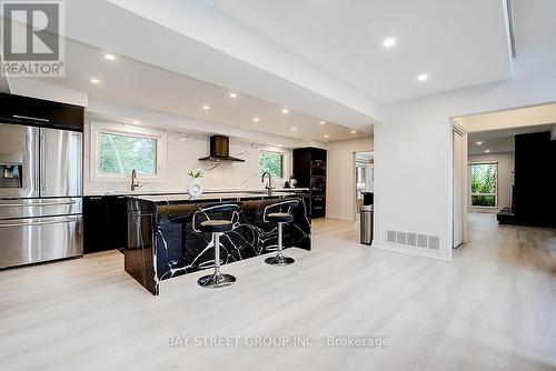 8 Waterbend Drive, Georgina, ON - Indoor Photo Showing Kitchen