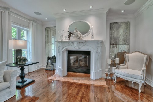 Living room - 6 Rue De Rambouillet, Blainville, QC - Indoor Photo Showing Living Room With Fireplace