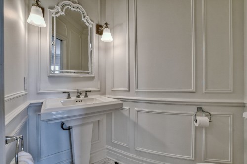 Powder room - 6 Rue De Rambouillet, Blainville, QC - Indoor Photo Showing Bathroom