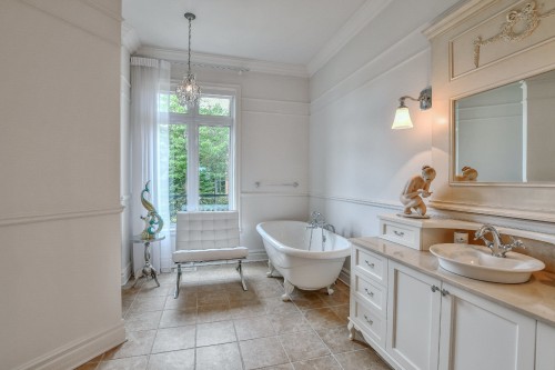 Bathroom - 6 Rue De Rambouillet, Blainville, QC - Indoor Photo Showing Bathroom