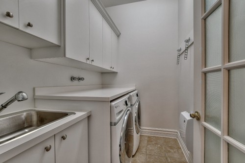 Laundry room - 6 Rue De Rambouillet, Blainville, QC - Indoor Photo Showing Laundry Room