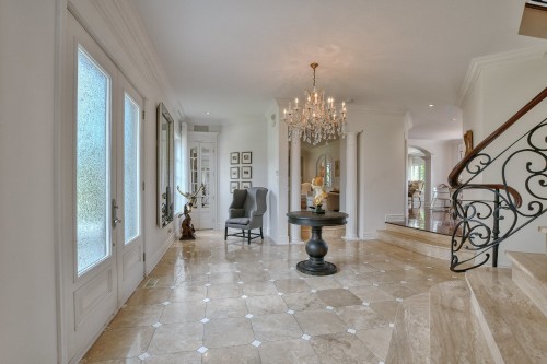 Hall - 6 Rue De Rambouillet, Blainville, QC - Indoor