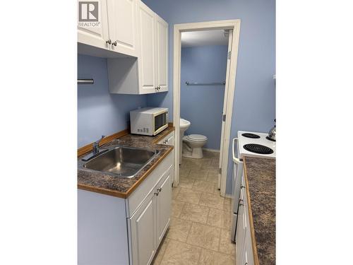 2712 2A Street S, Cranbrook, BC - Indoor Photo Showing Kitchen