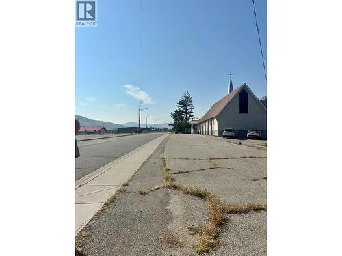 5812 Airport Street, Oliver, BC 