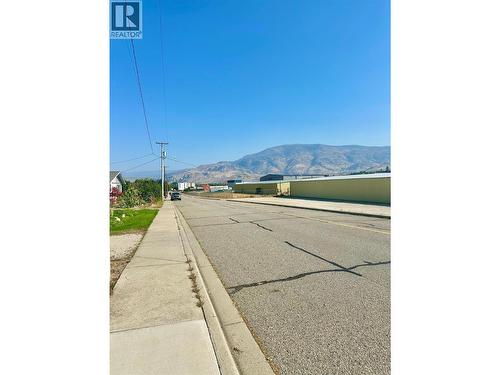 5812 Airport Street, Oliver, BC 