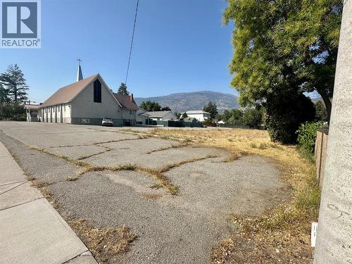 5812 Airport Street, Oliver, BC 