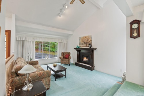 5910 Sea Terrace Rd, Courtenay, BC 