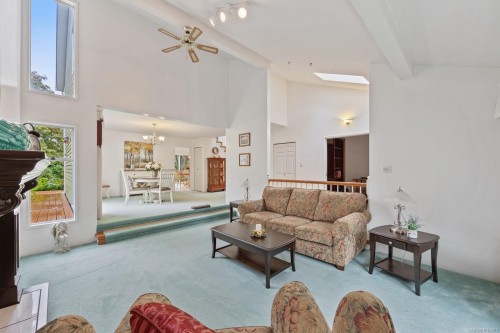 5910 Sea Terrace Rd, Courtenay, BC 