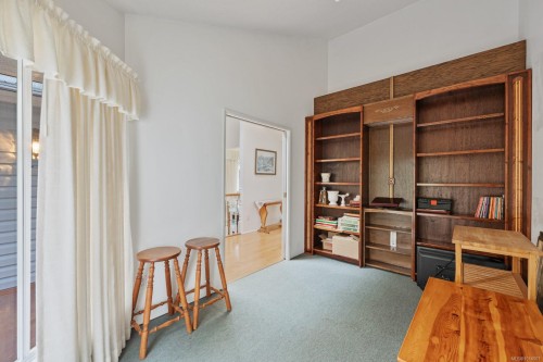 5910 Sea Terrace Rd, Courtenay, BC 