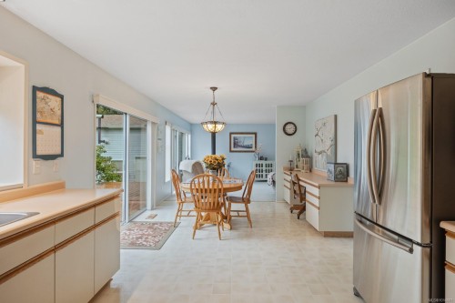 5910 Sea Terrace Rd, Courtenay, BC 