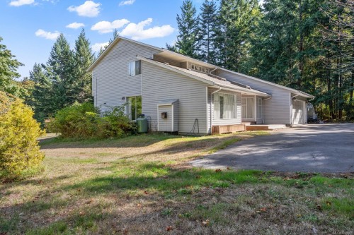 5910 Sea Terrace Rd, Courtenay, BC 