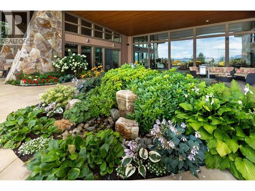 704 Barnaby Road, Kelowna, BC - 