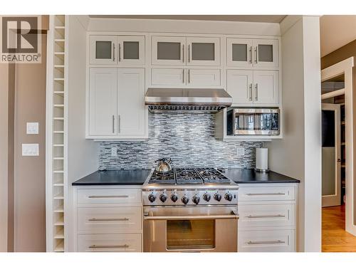 6054 Lynx Drive, Vernon, BC - Indoor Photo Showing Kitchen With Upgraded Kitchen