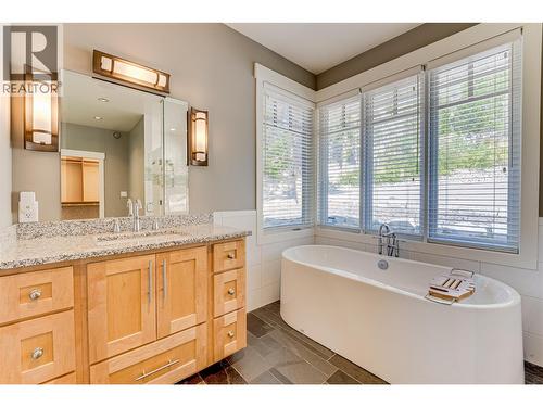 6054 Lynx Drive, Vernon, BC - Indoor Photo Showing Bathroom