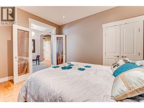 6054 Lynx Drive, Vernon, BC - Indoor Photo Showing Bedroom