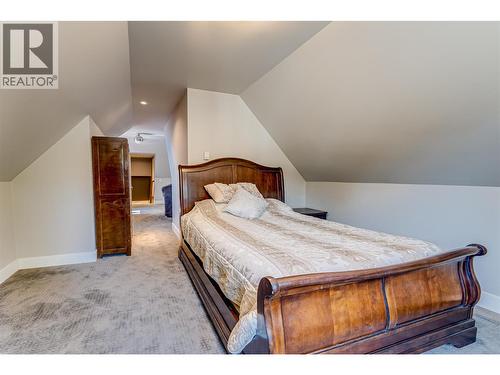 6054 Lynx Drive, Vernon, BC - Indoor Photo Showing Bedroom