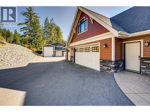 6054 Lynx Drive, Vernon, BC - Outdoor