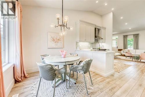 7608 Thomas Street, Plympton-Wyoming, ON - Indoor Photo Showing Dining Room