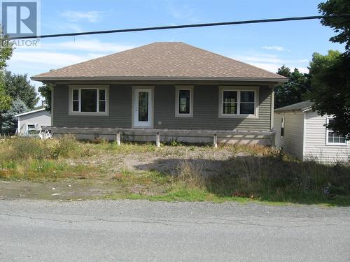 30 Chamberlains Road  Conception Bay South, NL A1E 5E9