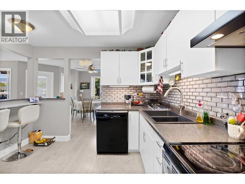 727 Houghton Road Unit# 212, Kelowna, BC - Indoor Photo Showing Kitchen With Double Sink