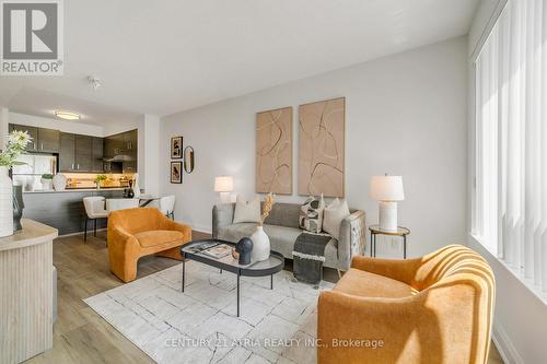 307 - 8228 Birchmount Road, Markham, ON - Indoor Photo Showing Living Room