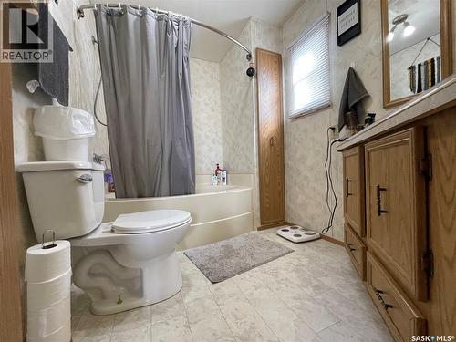 75 Jackson Drive, Kindersley, SK 