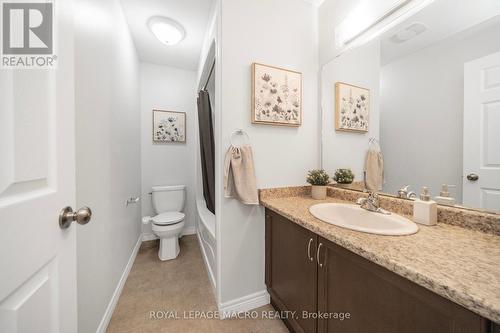 115 Pelech Crescent, Hamilton, ON - Indoor Photo Showing Bathroom