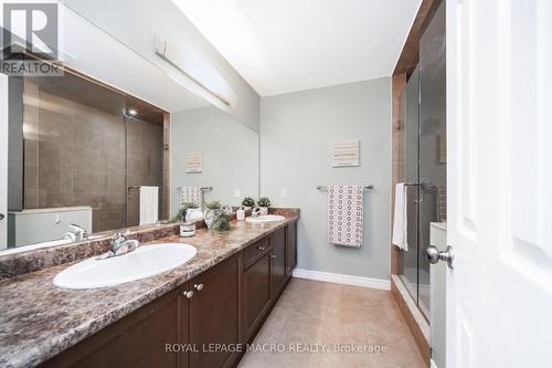 115 Pelech Crescent, Hamilton, ON - Indoor Photo Showing Bathroom