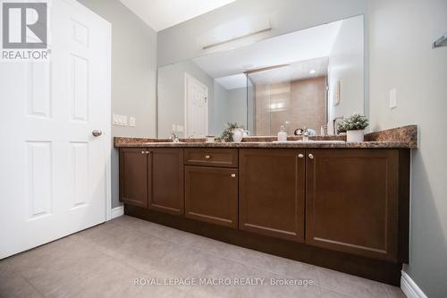 115 Pelech Crescent, Hamilton, ON - Indoor Photo Showing Bathroom