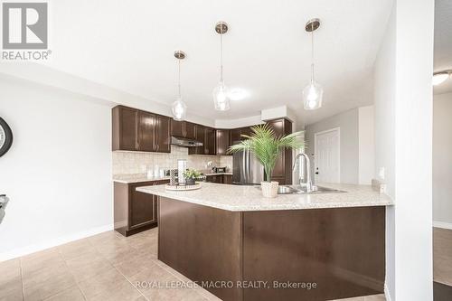 115 Pelech Crescent, Hamilton, ON - Indoor Photo Showing Kitchen With Upgraded Kitchen