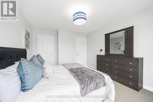 115 Pelech Crescent, Hamilton, ON - Indoor Photo Showing Bedroom