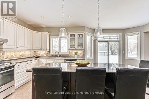 59 Kells Crescent, Collingwood, ON - Indoor Photo Showing Kitchen