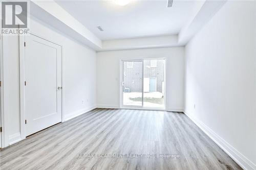14 Clear Valley Lane, Hamilton, ON - Indoor Photo Showing Other Room