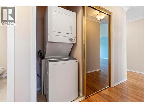 Washer / Dryer included - 3283 Casorso Road Unit# 308, Kelowna, BC - Indoor Photo Showing Laundry Room