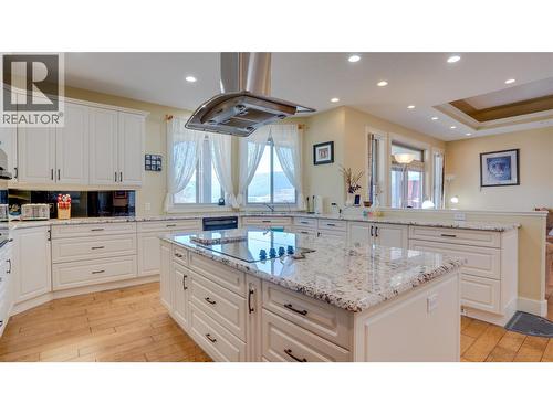 567 Mt Ida Drive, Coldstream, BC - Indoor Photo Showing Kitchen With Upgraded Kitchen