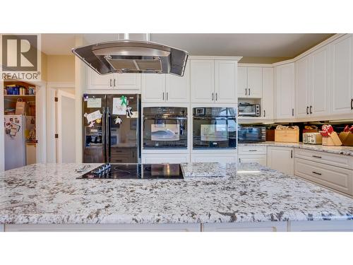 567 Mt Ida Drive, Coldstream, BC - Indoor Photo Showing Kitchen