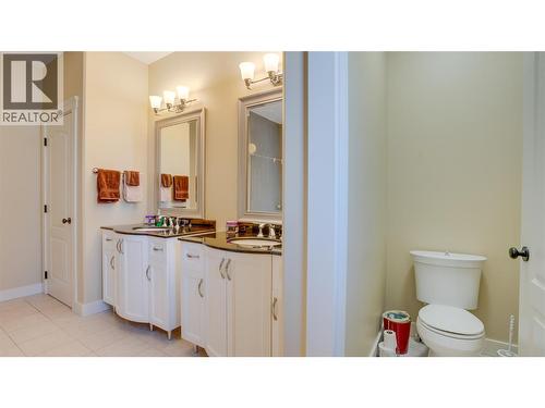 567 Mt Ida Drive, Coldstream, BC - Indoor Photo Showing Bathroom