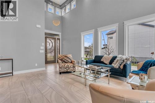 559 Atton Lane, Saskatoon, SK - Indoor Photo Showing Living Room