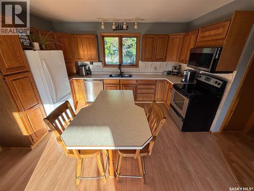 223 Riverside Boulevard, Eastend, SK - Indoor