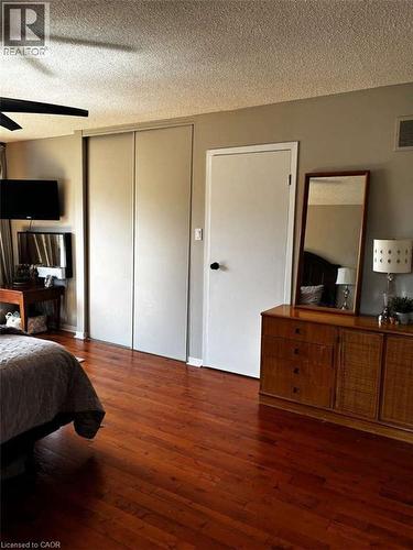 6942 Barrisdale Drive, Mississauga, ON - Indoor Photo Showing Bedroom