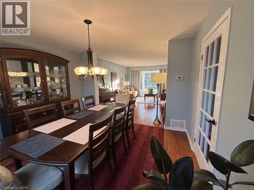 6942 Barrisdale Drive, Mississauga, ON - Indoor Photo Showing Dining Room