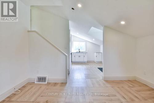 1998 Old Barrie Road E, Oro-Medonte, ON - Indoor Photo Showing Other Room