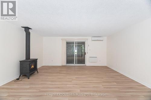 3 Hickory Court, New Tecumseth, ON - Indoor Photo Showing Other Room