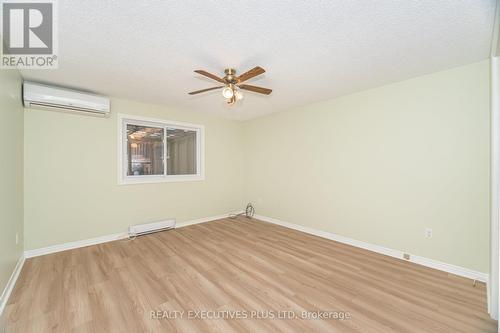 3 Hickory Court, New Tecumseth, ON - Indoor Photo Showing Other Room
