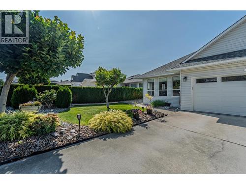 323 Riesling Place, Oliver, BC - Outdoor