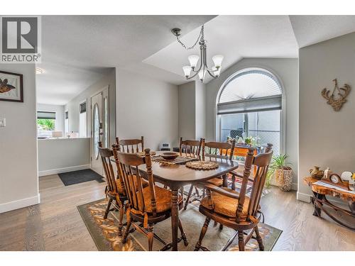 323 Riesling Place, Oliver, BC - Indoor Photo Showing Dining Room