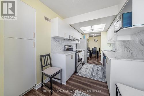 2209 - 30 Malta Avenue, Brampton, ON - Indoor Photo Showing Kitchen