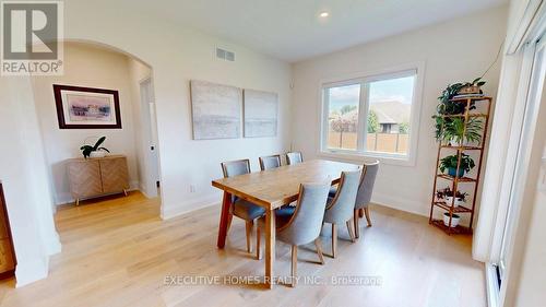 214 Irishwood Lane, Brockton, ON - Indoor Photo Showing Dining Room