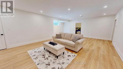 214 Irishwood Lane, Brockton, ON - Indoor Photo Showing Living Room